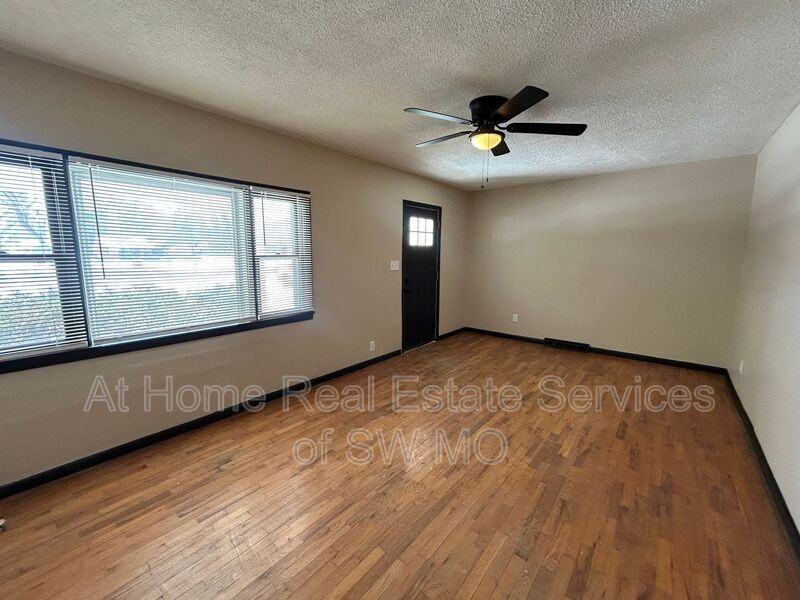 2755 E Bennett St - Photo 3 of 14