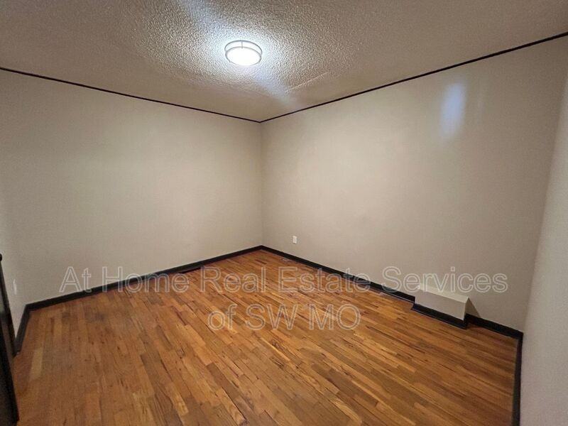 2755 E Bennett St - Photo 5 of 14