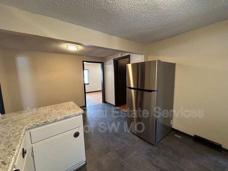 2755 E Bennett St - Photo 7 of 14