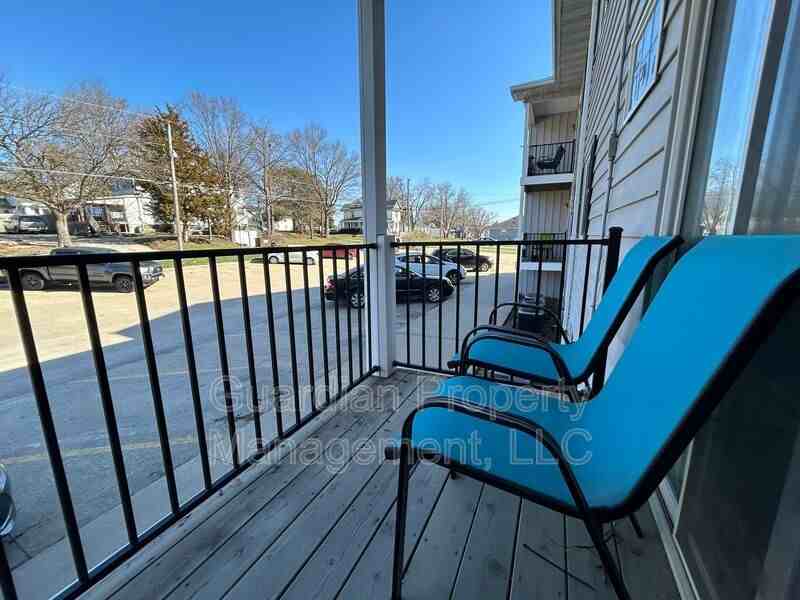 912 N Walnut St #10 - Photo 4 of 16