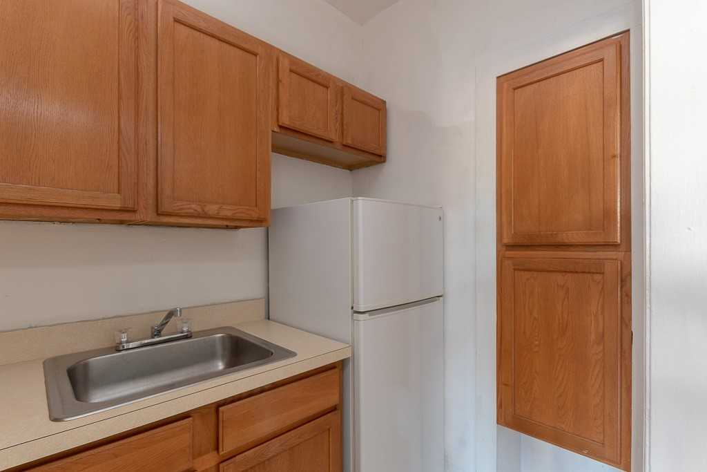 1164 N Dearborn St #406 - Photo 3 of 15