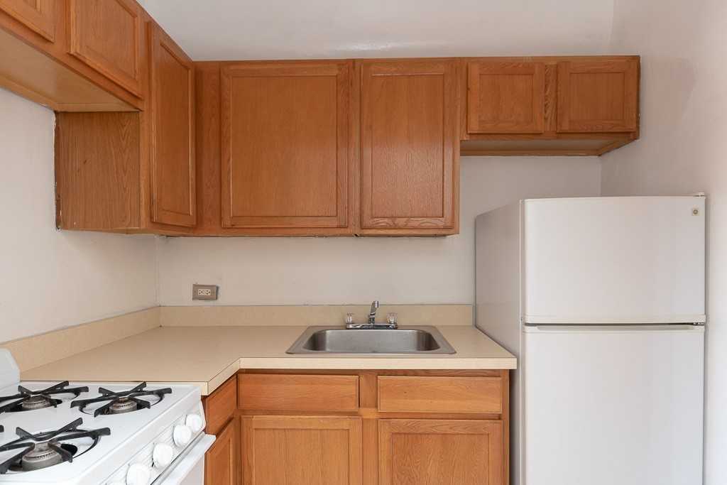 1164 N Dearborn St #406 - Photo 4 of 15