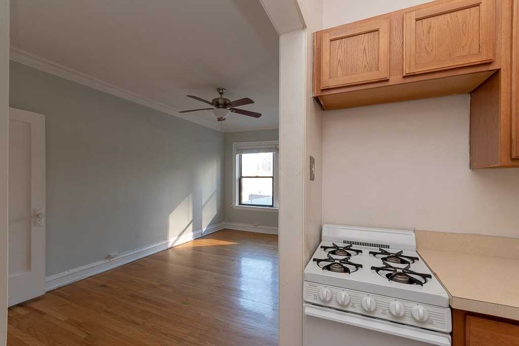 1164 N Dearborn St #406 - Photo 5 of 15