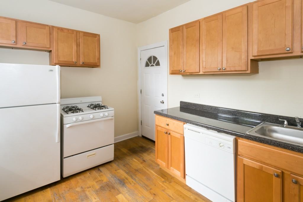 BARRY + CLARK #1A - Photo 3 of 16