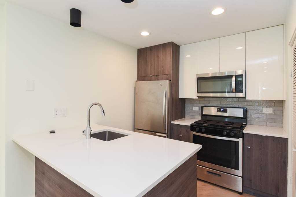 944 W Grace St #F102 - Photo 3 of 21