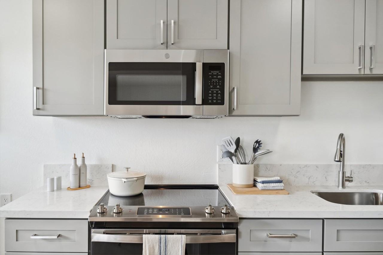 ArtHaus Central - Photo 4 of 31