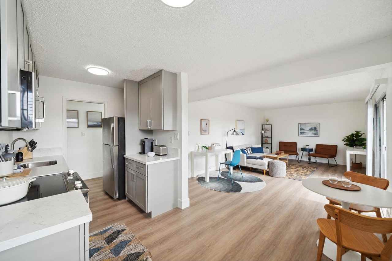 DEL CORONADO - Photo 4 of 27