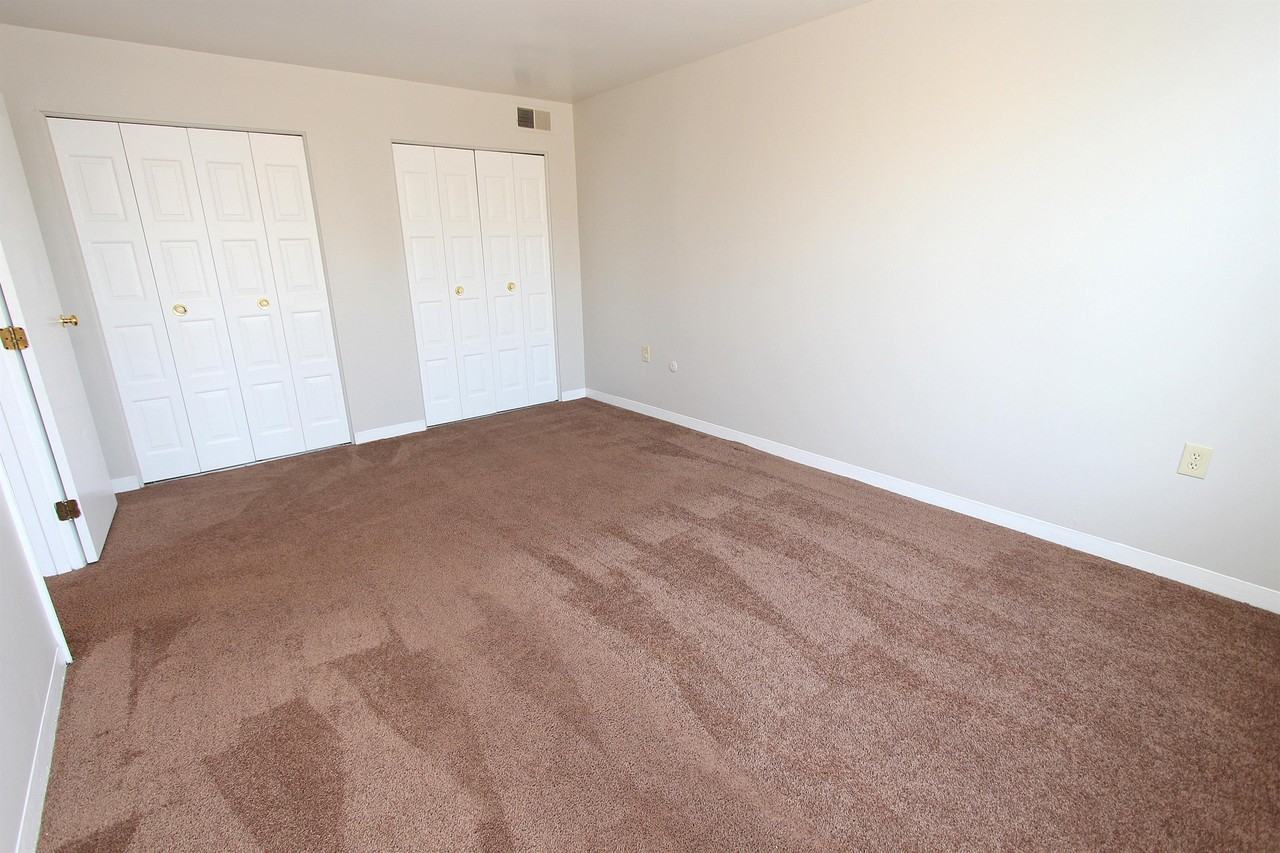 WAVERLY APARTMENTS -- 002 - Photo 7 of 19