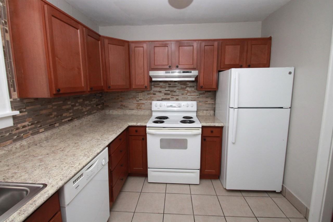 WEBER APARTMENTS -- 060 - Photo 2 of 7