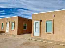 featured image of 406 E 5th St