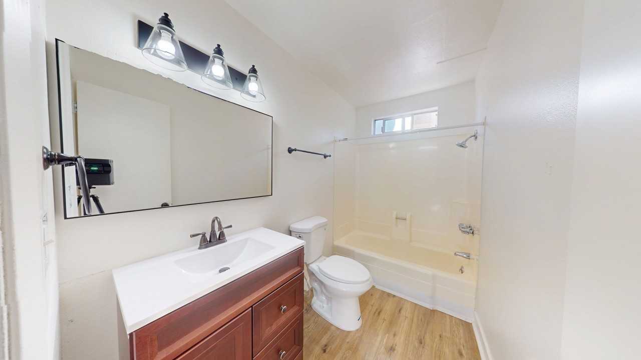 CA-0359 {1131 West Street} - Photo 3 of 12