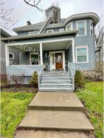 featured image of 521 Oxford St