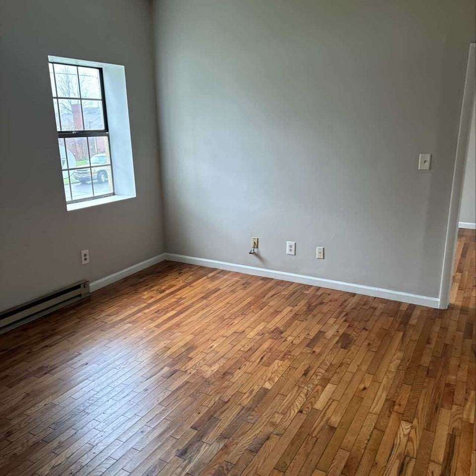 102 E H St - Photo 3 of 7