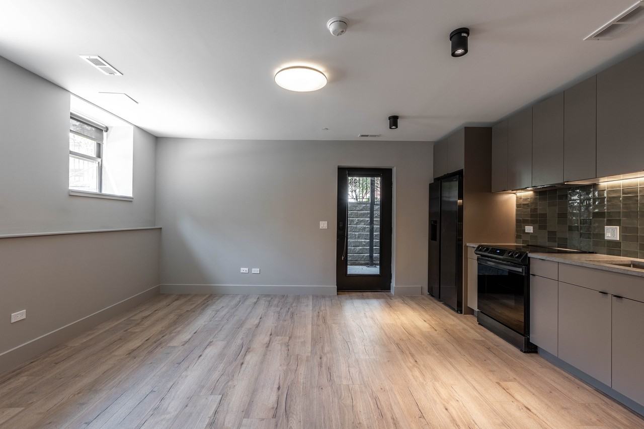 2228 North Kedzie Avenue - Photo 5 of 50