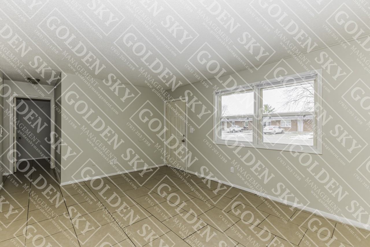 112 South Keystone Circle - Photo 3 of 9