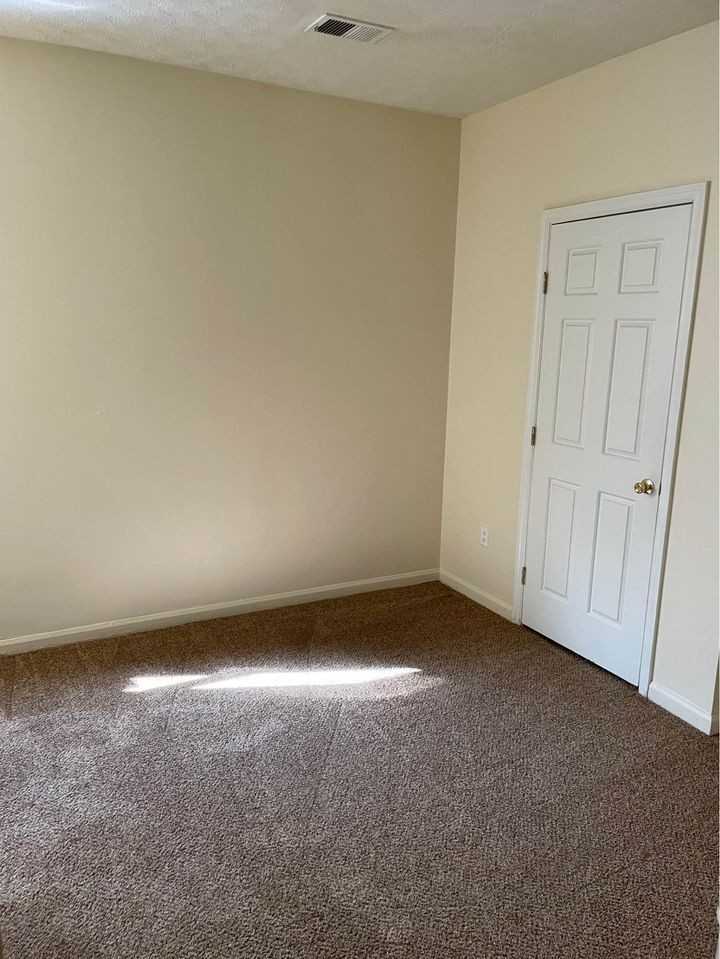 221 Keystone Drive - Photo 5 of 10