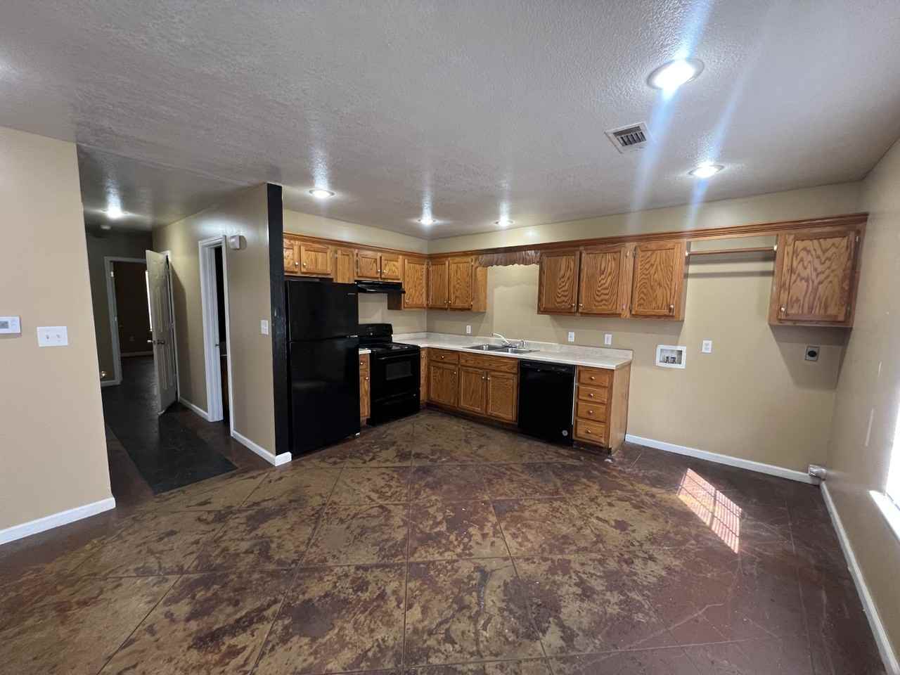 920 Belt Street - Photo 3 of 9