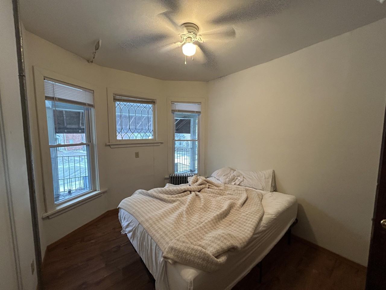 635 Howard Place - Photo 5 of 50