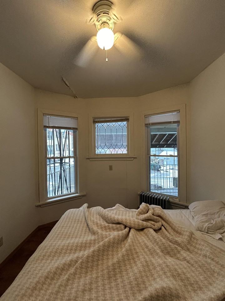 635 Howard Place - Photo 6 of 50