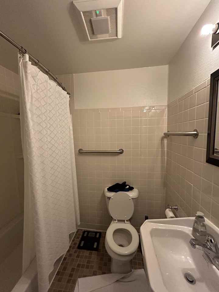 635 Howard Place - Photo 5 of 33