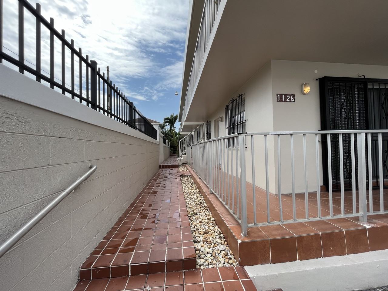 1126 SW 3rd Street - Photo 2 of 18