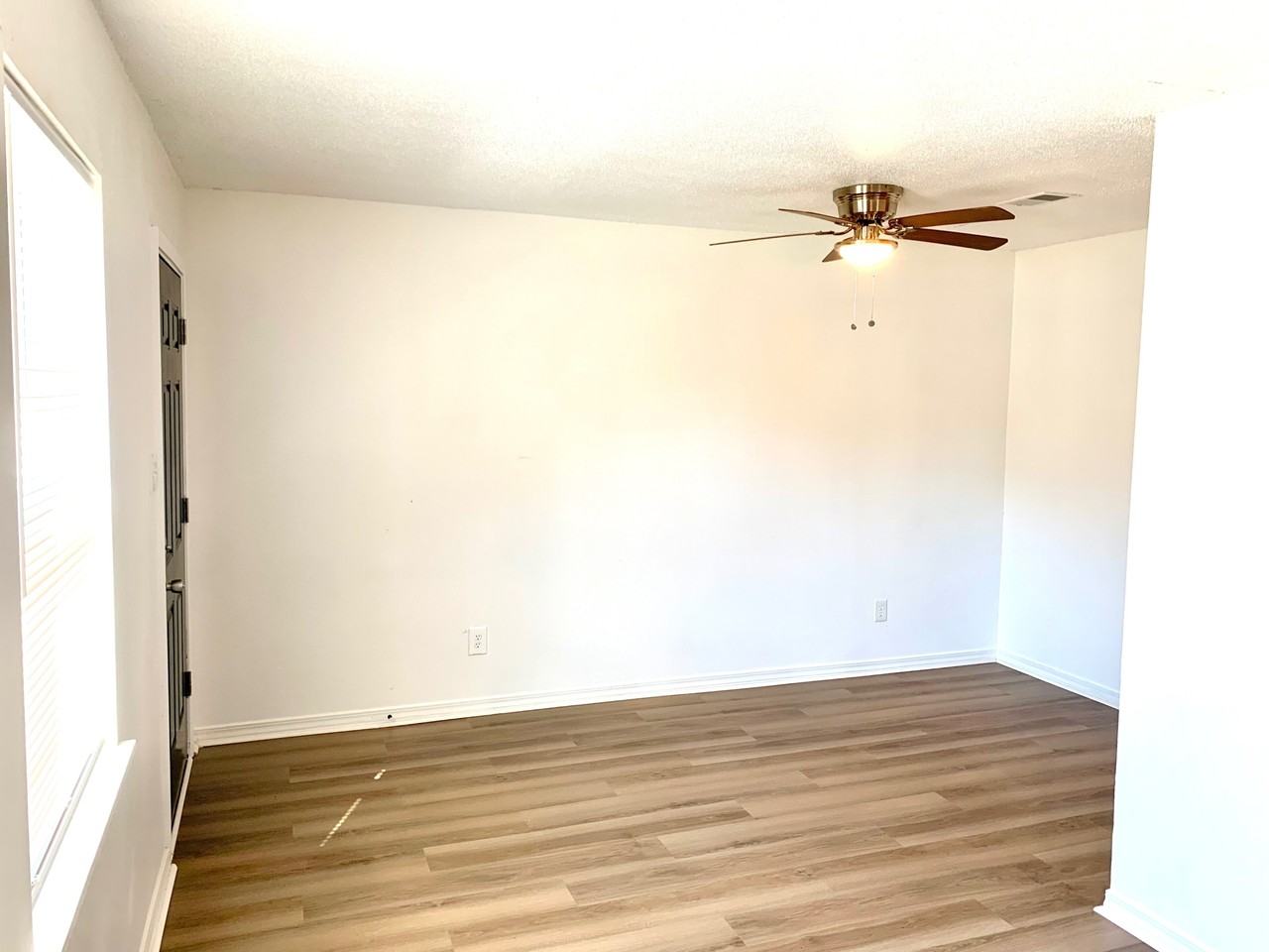 1202 Belair Street - Photo 5 of 26
