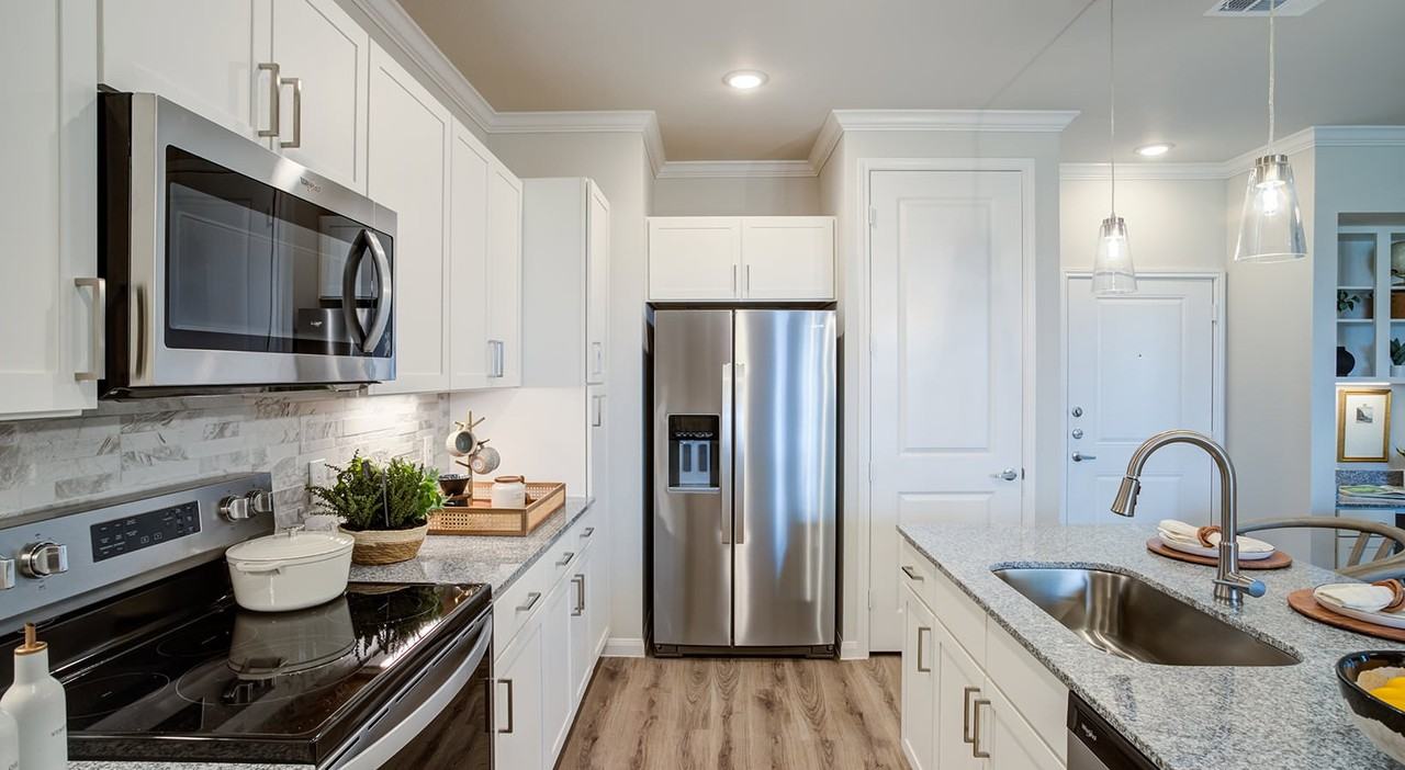 1945 Westview Blvd #AW1 - Photo 3 of 22