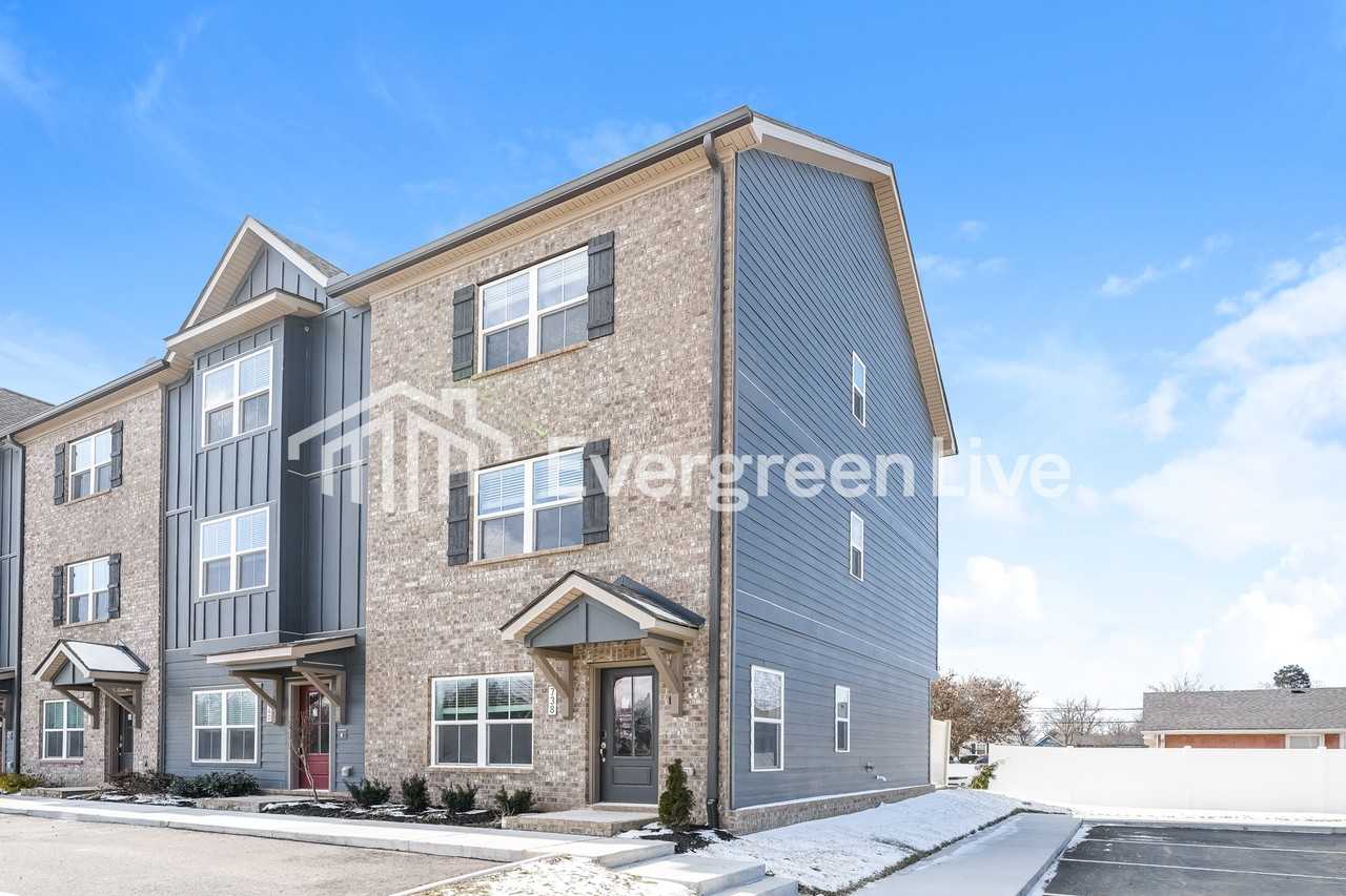 738 Elkins Dr - Photo 2 of 25