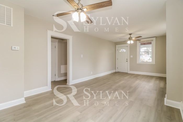 2006 Park Pl - Photo 3 of 15