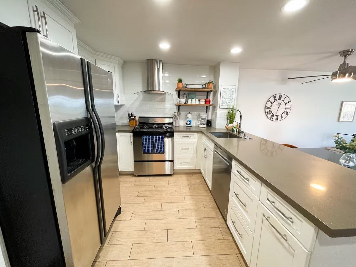 723 Seacoast Drive #723 - Photo 4 of 25