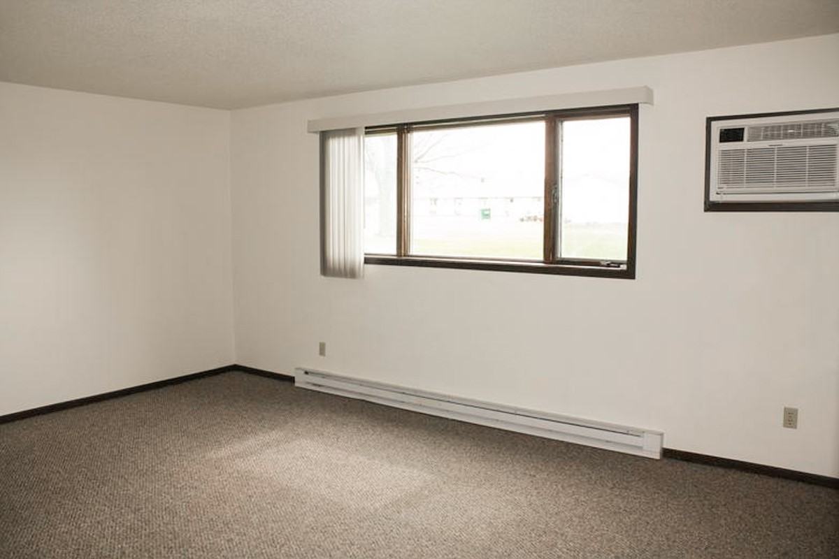 2010 Greenwood St E #102 - Photo 3 of 11