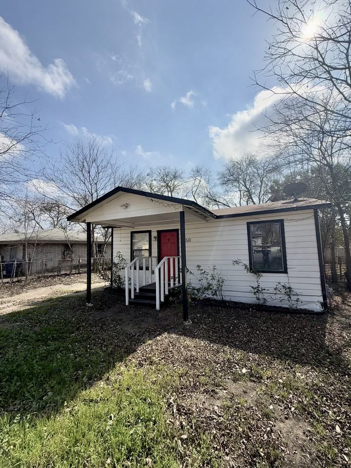 550 Lincolnshire Dr #NA - Photo 3 of 15