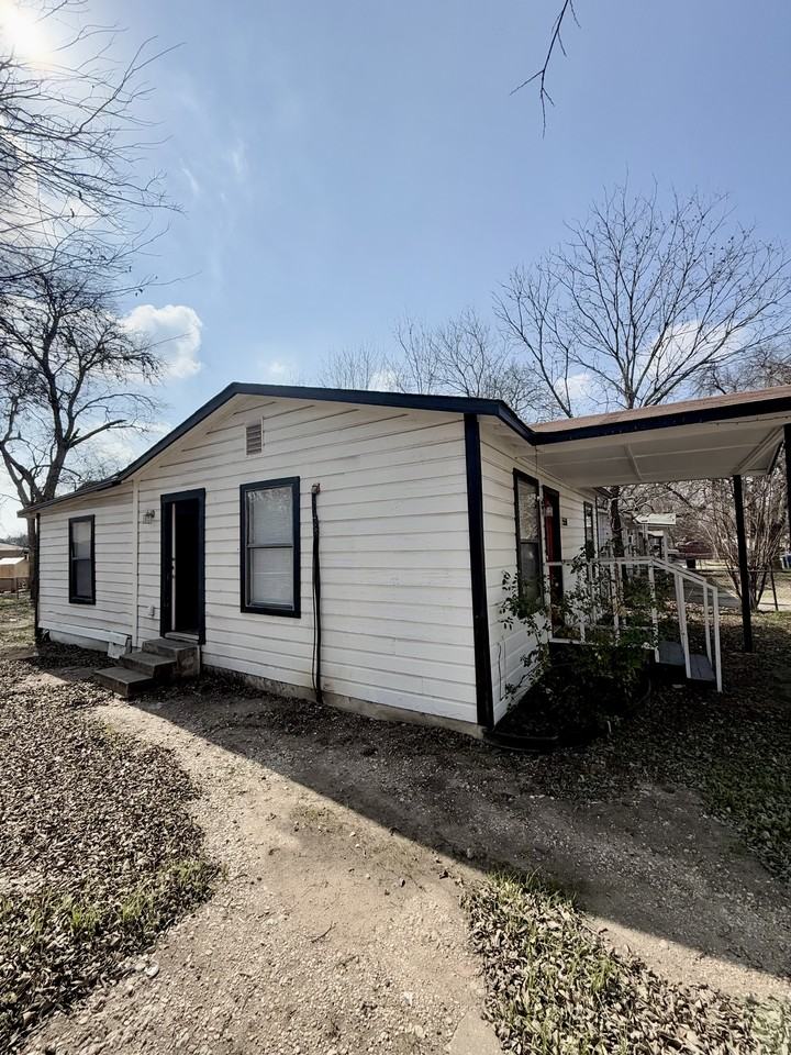 550 Lincolnshire Dr #NA - Photo 5 of 15