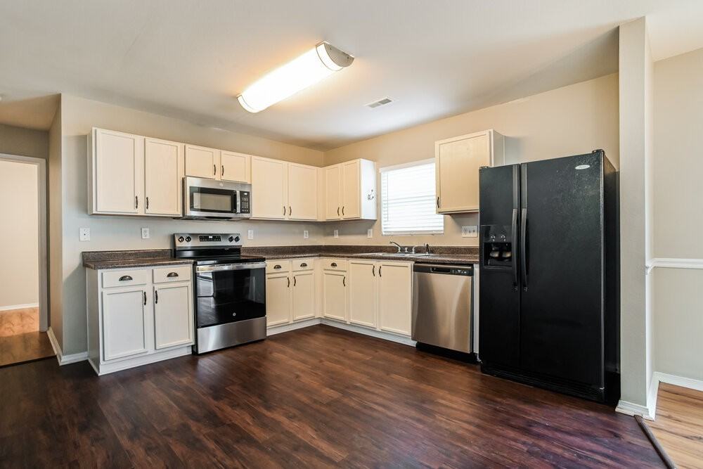 9112 Old Ash Ct - Photo 7 of 17