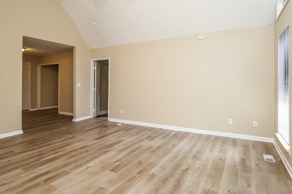 2597 Carol Cir - Photo 4 of 16