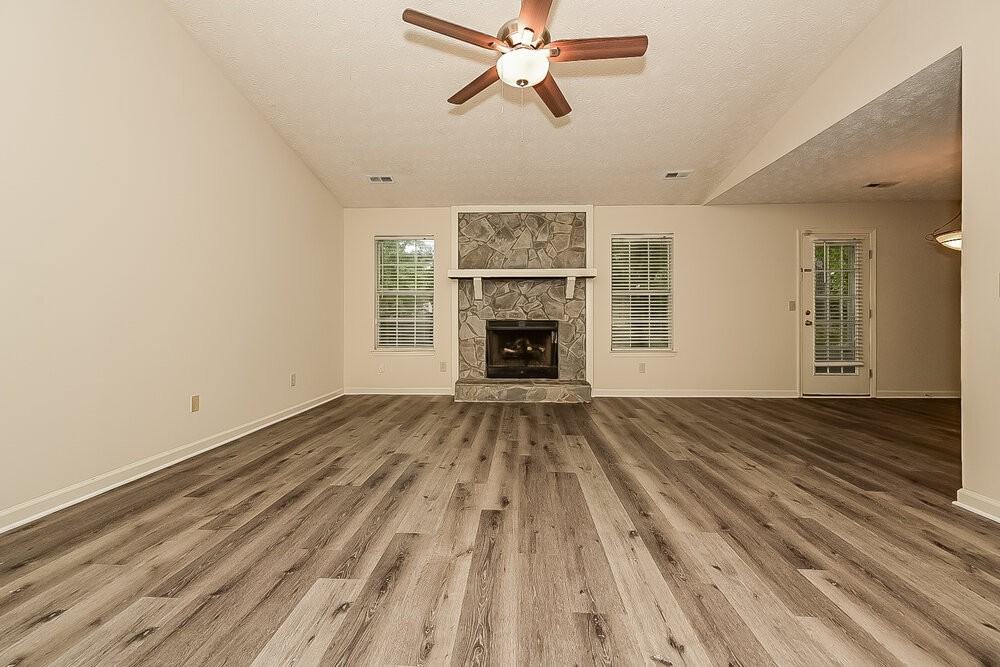 1320 Foxvale Dr - Photo 3 of 16