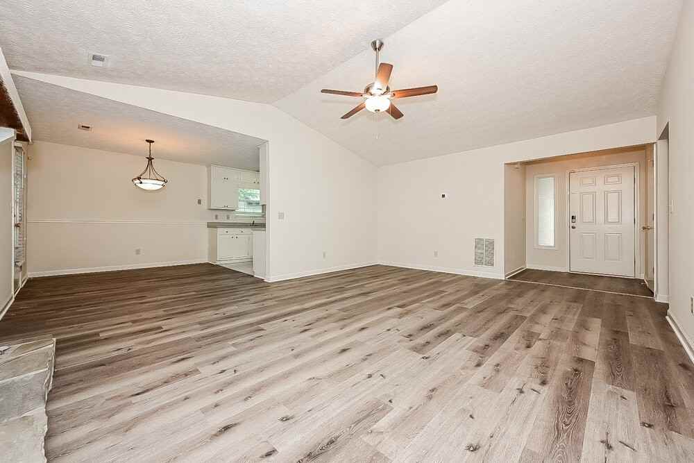 1320 Foxvale Dr - Photo 4 of 16