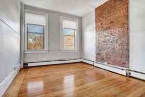 featured image of 33 Howe St