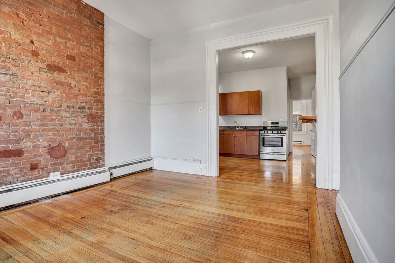 33-35 Howe Street - Photo 4 of 15