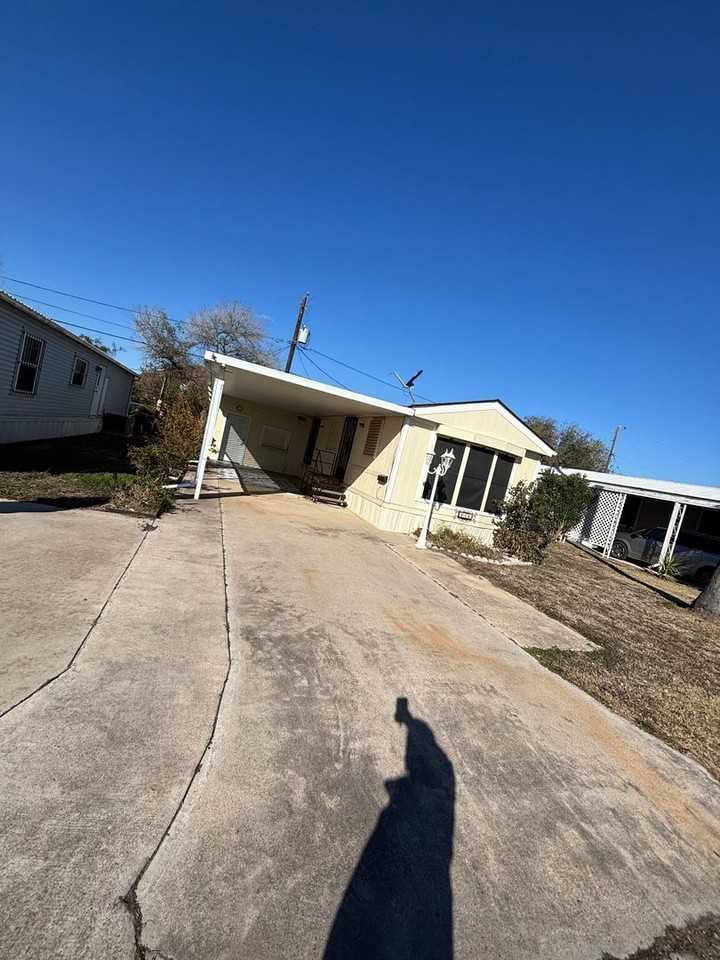 109 W Business Highway 83 - Photo 5 of 10