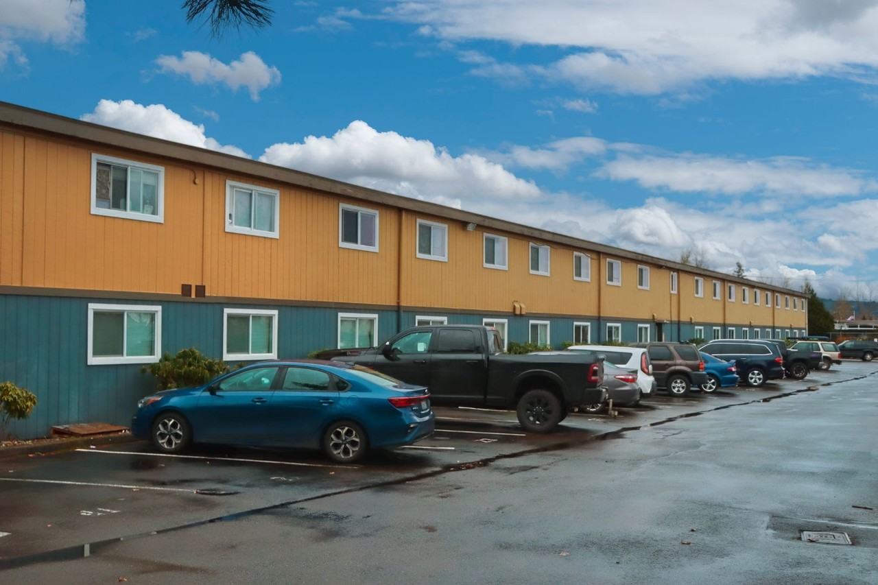 Verandas Apartments - Photo 3 of 29