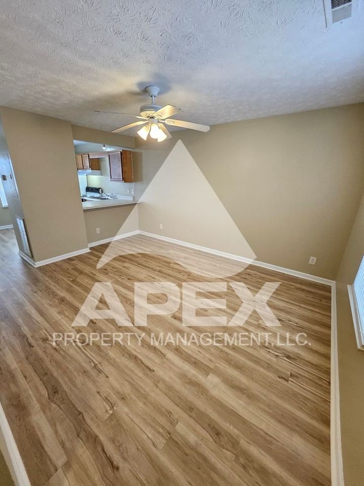 1827 Sweet View Way - Photo 3 of 21