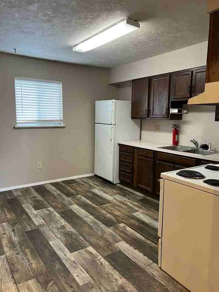255 E Main St - Photo 6 of 17