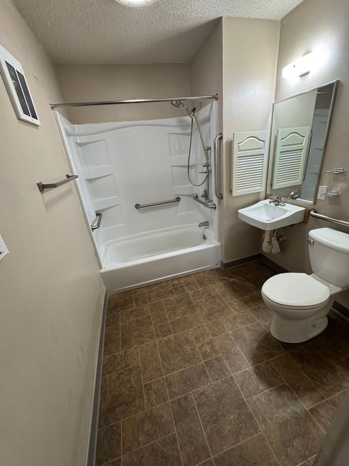 Greenfield Park Apartments - Photo 6 of 13