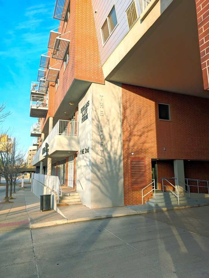 1 Ne 2nd St - Photo 3 of 24