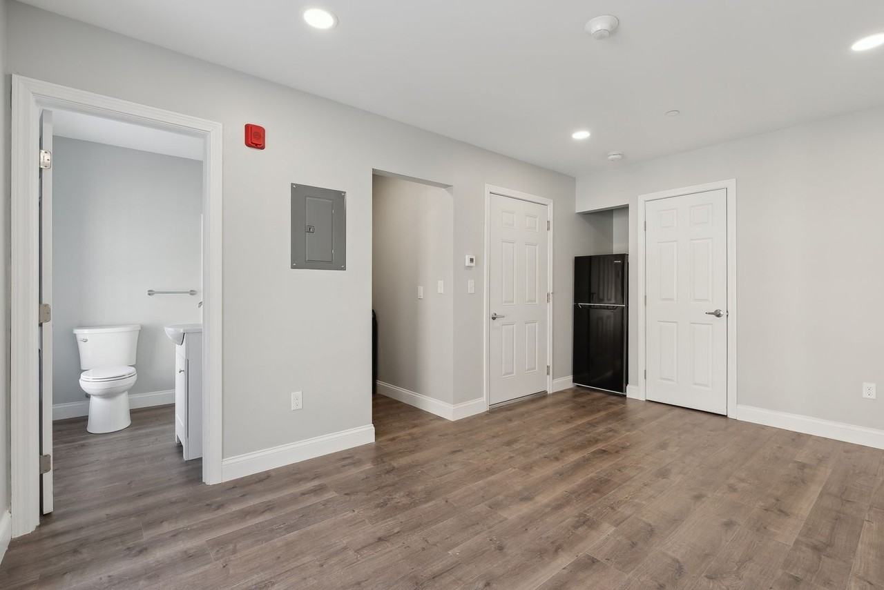 610 Congress St - Photo 5 of 10