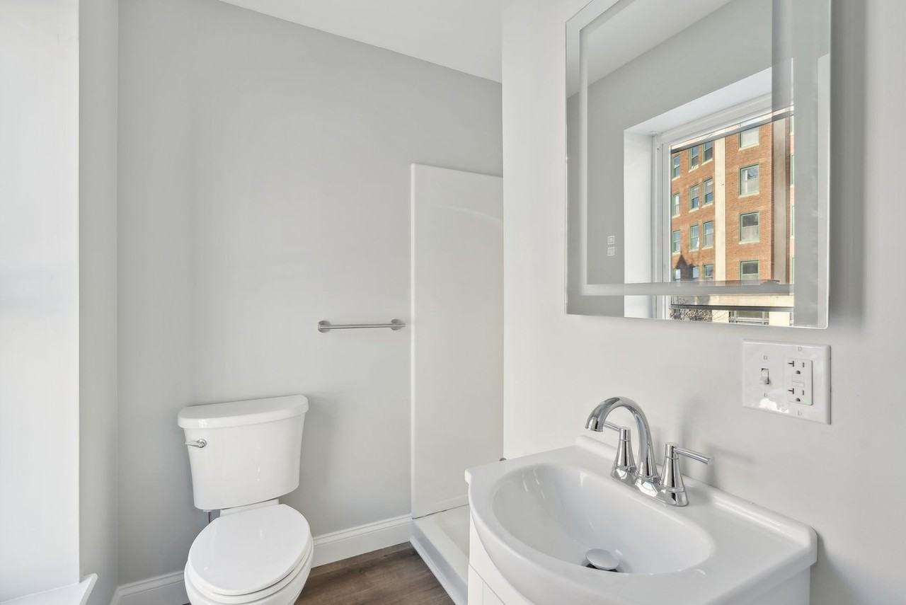 610 Congress St - Photo 7 of 10