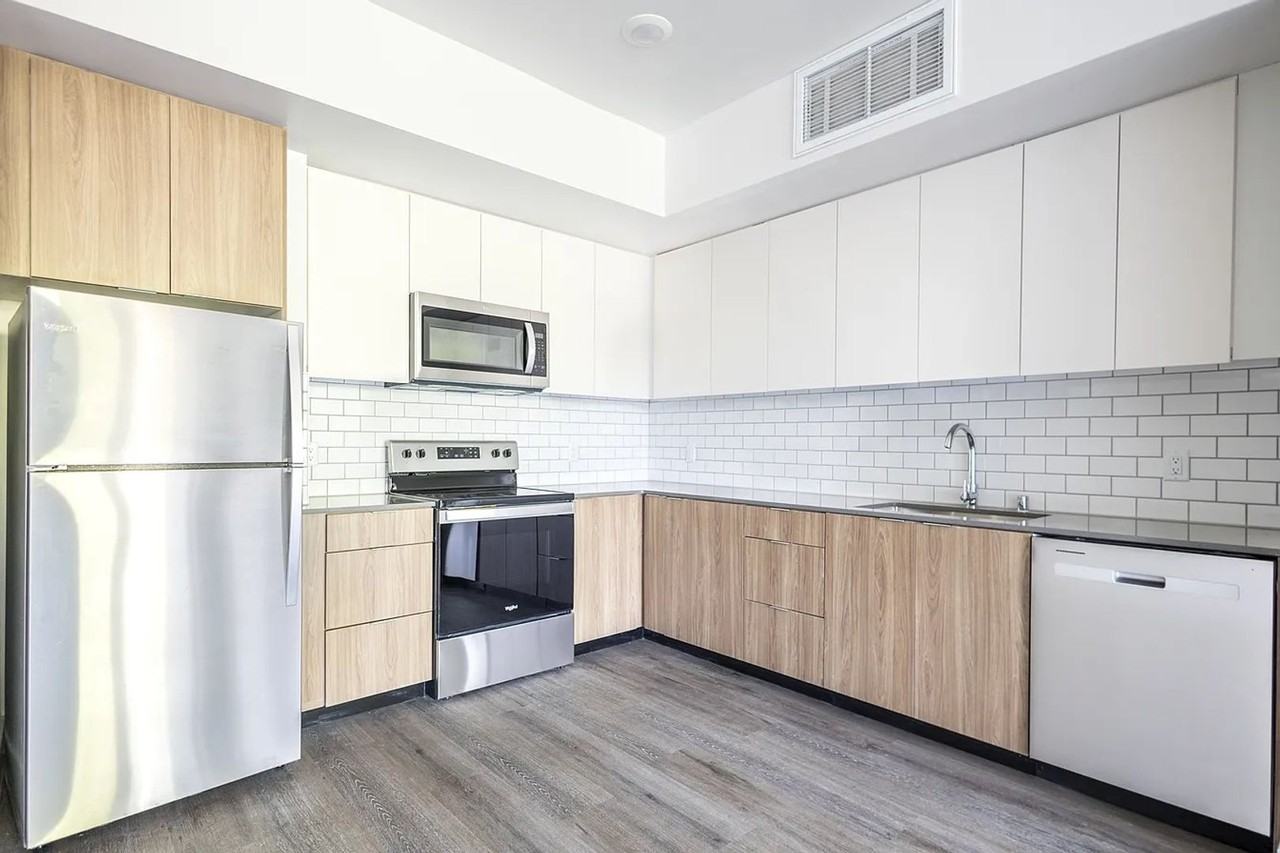 301 D St Apatments - Photo 2 of 34