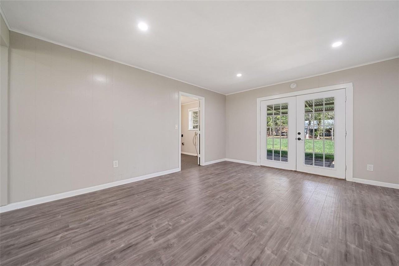 104 County Road 2401 - Photo 2 of 7