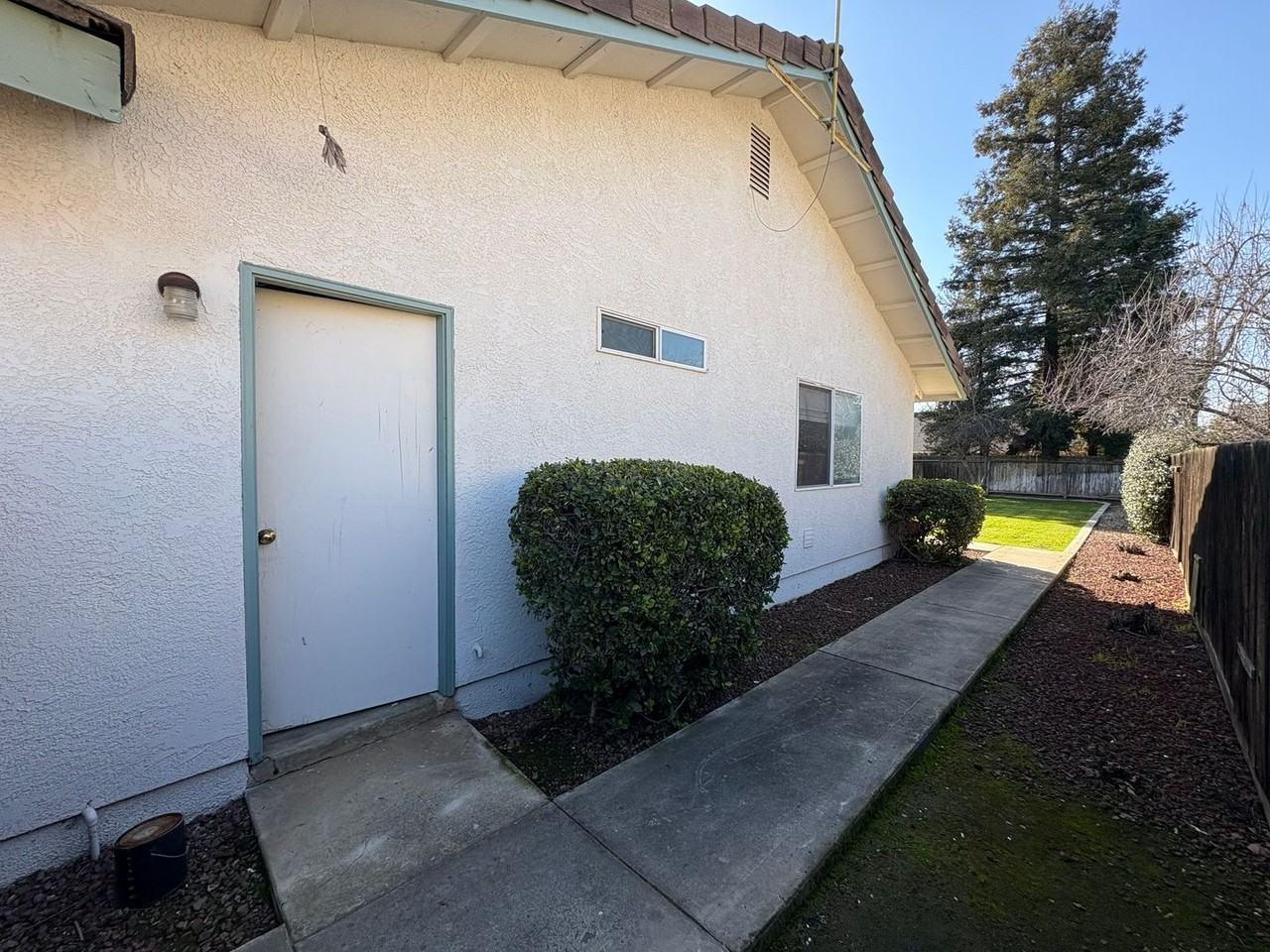 420 Benjamin Ct - Photo 4 of 30